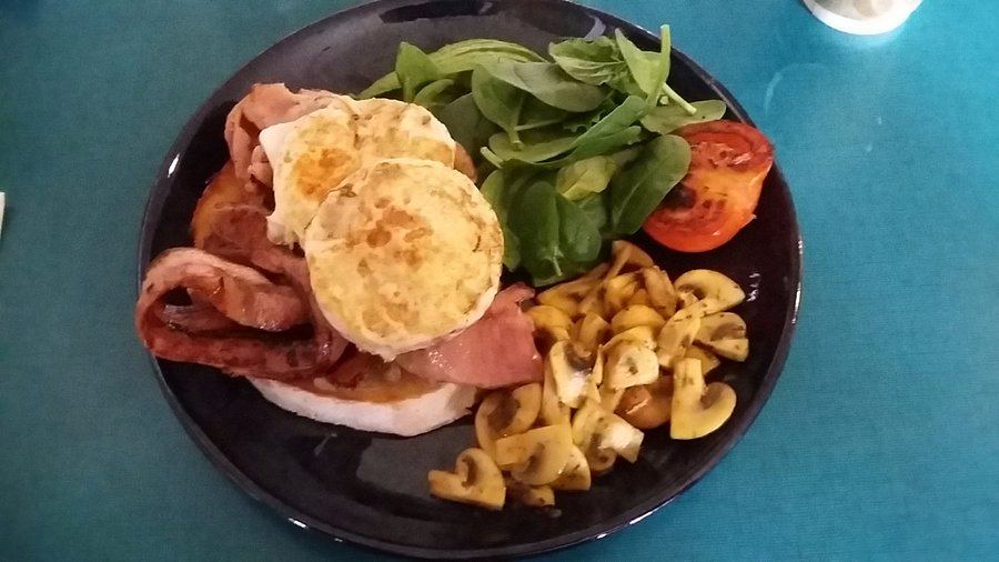 The big breakfast at Dahab Cafe