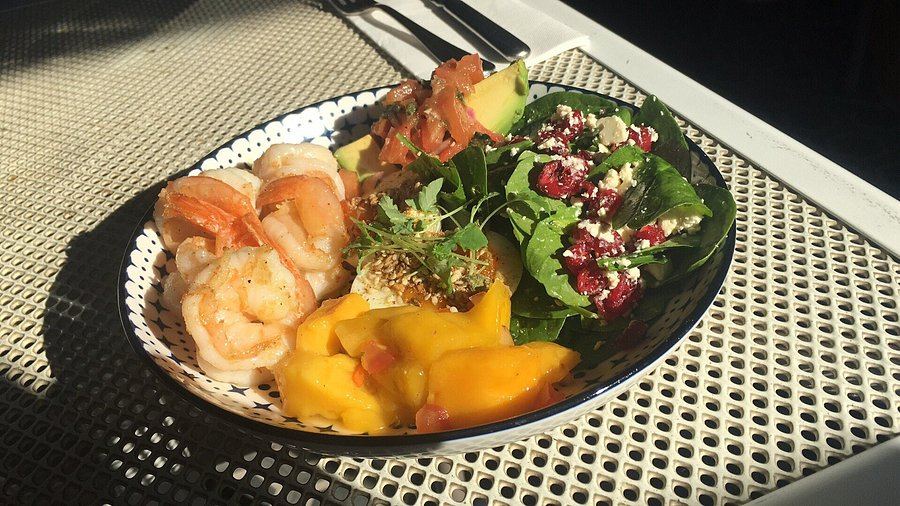 Prawn and mango salad