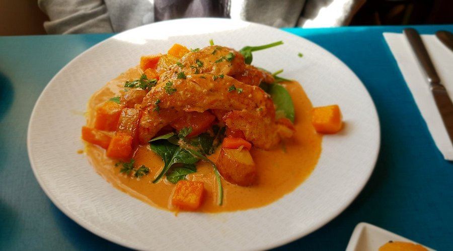 Chicken tagine at Dahab Cafe